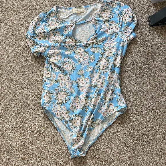 Floral blue bodysuit - Picture 2 of 3